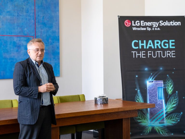 LG Energy Solution Wrocław nagradza najlepszych studentów koreanistyki Uniwersytetu Wrocławskiego