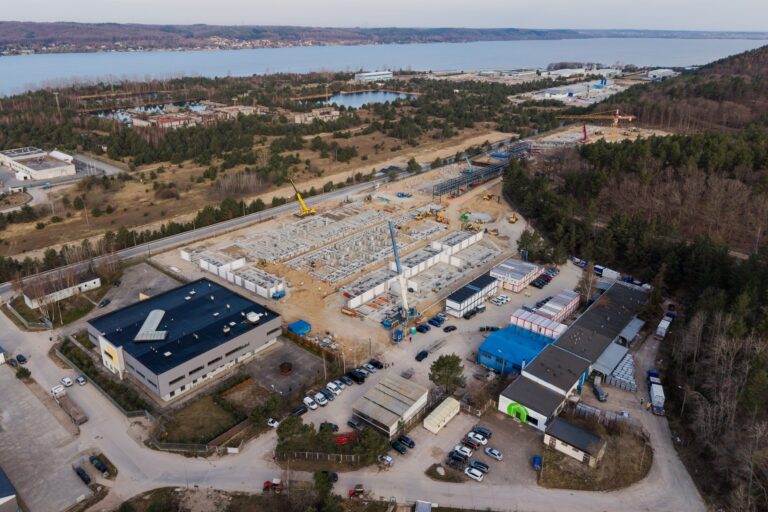 Kluczowe komponenty Magazynu Energii Żarnowiec dotarły już na budowę_1