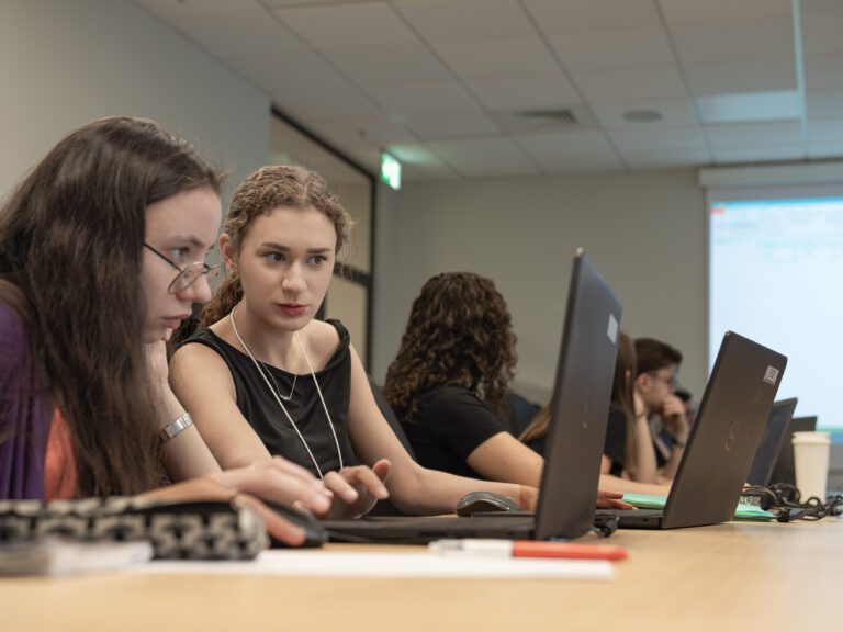 Szkolenie dla chętnych z narzędzia Power BI podczas stażu