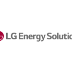 Oficjalne logo LG Energy Solution Wrocław z bordową buzią po lewej stronie