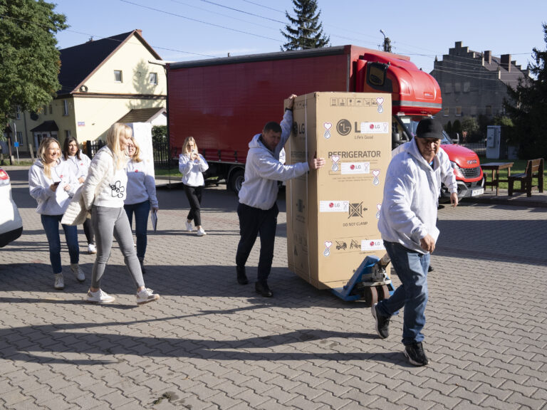 17.10.2024_ Grupa LG pomaga powodzianom Dolnego Śląska i Opolszczyzny